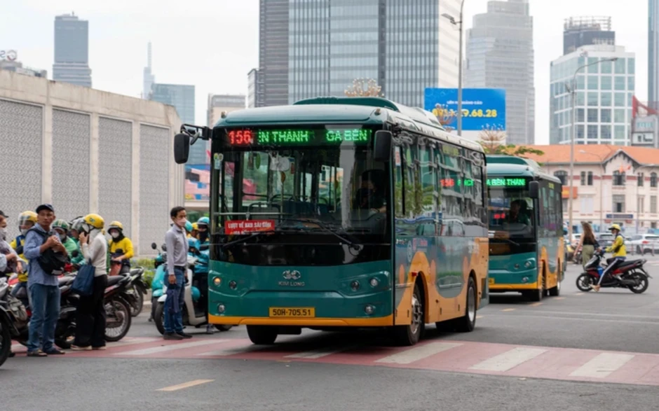 Toàn bộ taxi chạy xăng, dầu ở Hà Nội phải chuyển sang sử dụng điện, năng lượng xanh vào 2030 Toàn bộ taxi chạy xăng, dầu ở Hà Nội phải chuyển sang sử dụng điện, năng lượng xanh vào 2030