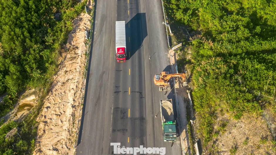 Toàn cảnh dự án mở rộng cao tốc La Sơn - Hòa Liên sắp về đích Toàn cảnh dự án mở rộng cao tốc La Sơn - Hòa Liên sắp về đích
