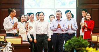 Tổng Bí thư, Chủ tịch nước Tô Lâm ký nghị quyết mới của Bộ Chính trị về xây dựng, phát triển TP.HCM