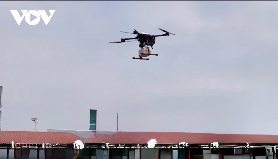 TPHCM đưa vào hoạt động tuyến giao hàng xuyên biển đầu tiên bằng UAV