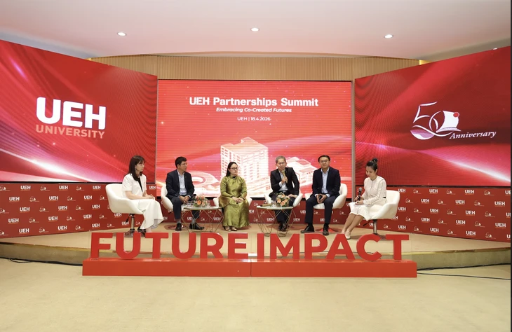 TP.HCM muốn bắt tay đại học, viện nghiên cứu để gỡ bài toán lớn về tăng trưởng TP.HCM muốn bắt tay đại học, viện nghiên cứu để gỡ bài toán lớn về tăng trưởng