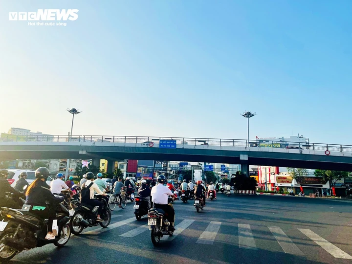 TP.HCM tăng tốc giải bài toán kẹt xe ở ngã tư Hàng Xanh TP.HCM tăng tốc giải bài toán kẹt xe ở ngã tư Hàng Xanh