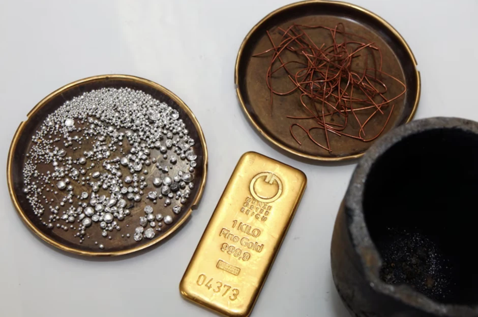 Trung Quốc: Mua đồng thỏi để đầu tư như vàng bạc, nhiều nhà đầu tư nhận trái đắng Trung Quốc: Mua đồng thỏi để đầu tư như vàng bạc, nhiều nhà đầu tư nhận trái đắng