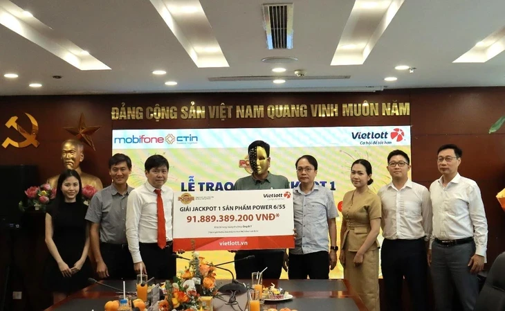Trúng Vietlott hơn 91 tỉ đồng, nam doanh nhân báo ngay cho vợ Trúng Vietlott hơn 91 tỉ đồng, nam doanh nhân báo ngay cho vợ