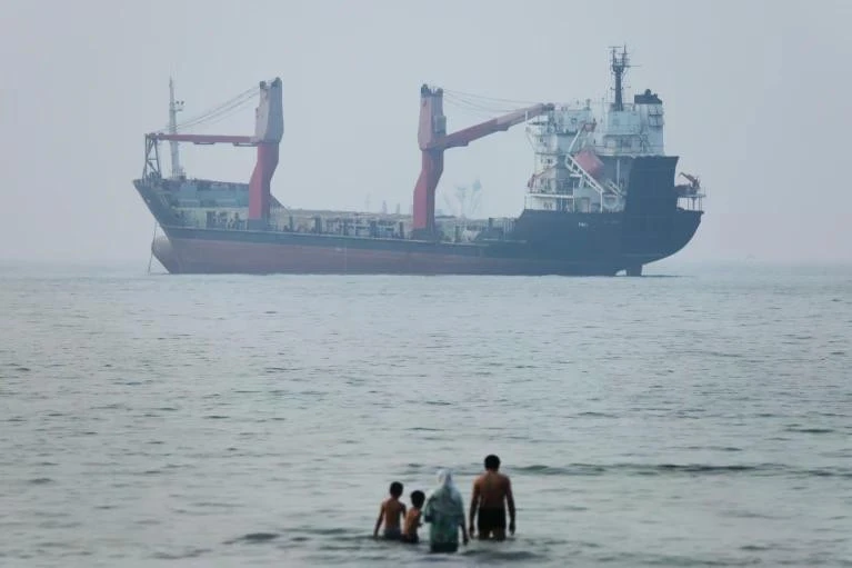Truyền thông Iran đưa tin tàu container mắc cạn ở eo biển Hormuz Truyền thông Iran đưa tin tàu container mắc cạn ở eo biển Hormuz