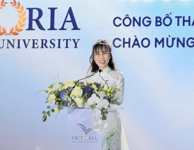 Từng mơ ước trở thành giảng viên đại học nhưng chưa thành, đến nay nữ tiến sĩ giàu có, chỉ đứng sau tỷ phú Phạm Nhật Vượng có cơ hội trở về giấc mơ, thực hiện một điều đặc biệt Từng mơ ước trở thành giảng viên đại học nhưng chưa thành, đến nay nữ tiến sĩ giàu có, chỉ đứng sau tỷ phú Phạm Nhật Vượng có cơ hội trở về giấc mơ, thực hiện một điều đặc biệt