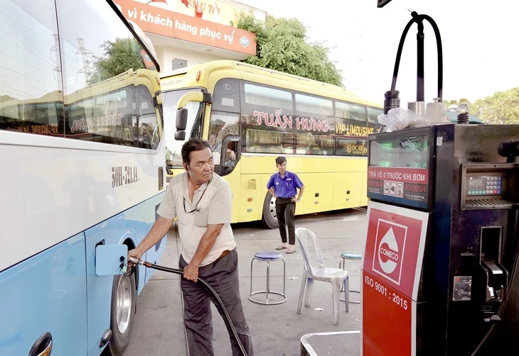 Ứng phó giá xăng dầu: Sớm thiết kế gói hỗ trợ nền kinh tế Ứng phó giá xăng dầu: Sớm thiết kế gói hỗ trợ nền kinh tế