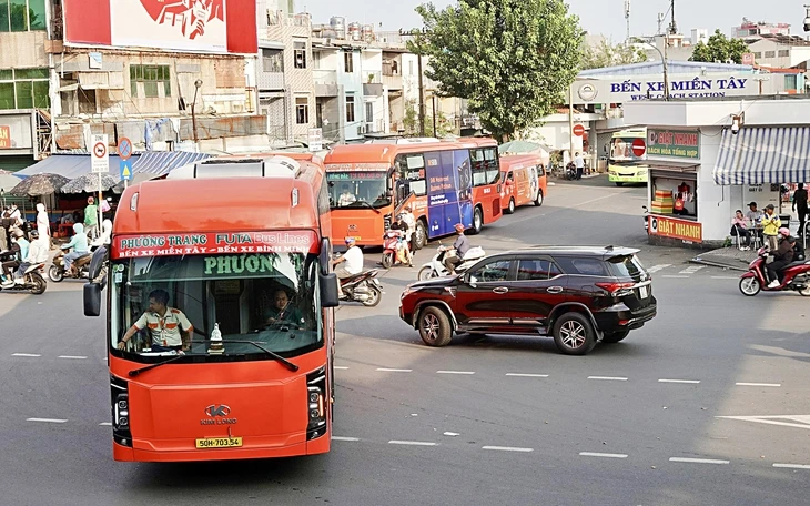 Ứng phó giá xăng dầu: Sớm thiết kế gói hỗ trợ nền kinh tế Ứng phó giá xăng dầu: Sớm thiết kế gói hỗ trợ nền kinh tế