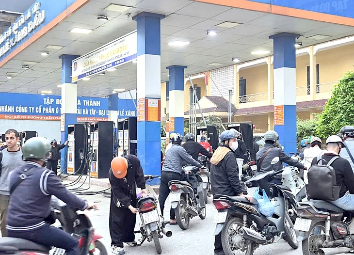 Ứng phó giá xăng dầu: Sớm thiết kế gói hỗ trợ nền kinh tế Ứng phó giá xăng dầu: Sớm thiết kế gói hỗ trợ nền kinh tế