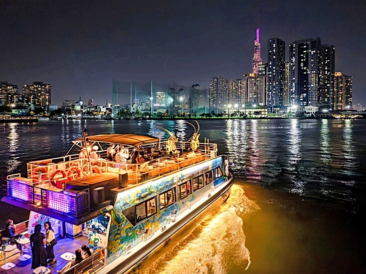 Vé máy bay 'ngốn' cả chục triệu đồng, tour hè linh hoạt chiều khách