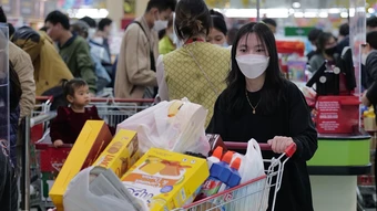 Vì sao Việt Nam chưa cấm được túi nylon, nhựa một lần? - Báo TinVina