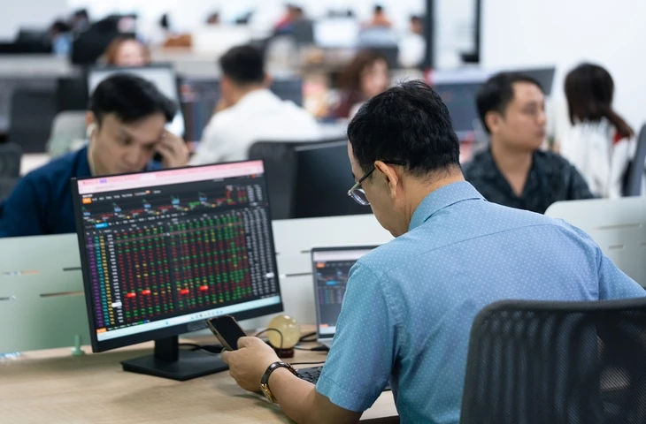 Việt Nam được nâng hạng, FTSE Russell hé lộ 32 cổ phiếu dự kiến vào rổ chỉ số toàn cầu Việt Nam được nâng hạng, FTSE Russell hé lộ 32 cổ phiếu dự kiến vào rổ chỉ số toàn cầu
