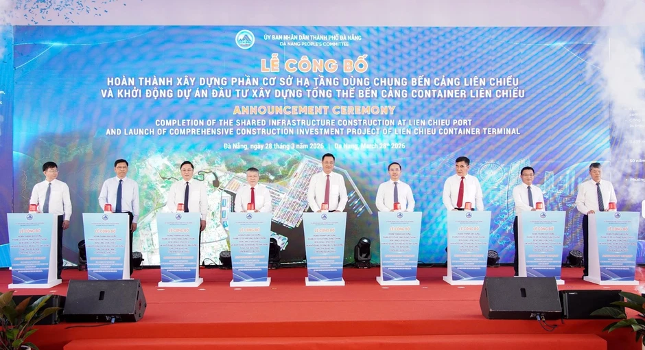 Việt Nam vừa khởi động dự án siêu cảng 2 tỷ USD, quy mô hơn 170 ha Việt Nam vừa khởi động dự án siêu cảng 2 tỷ USD, quy mô hơn 170 ha