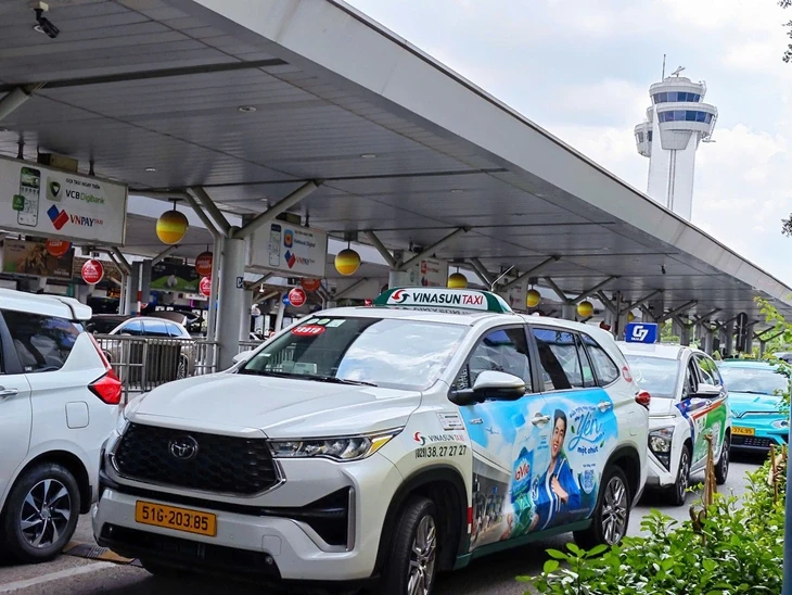 Vinasun đầu tư hàng trăm xe hybrid, giải thích định vị đón khách chưa tối ưu Vinasun đầu tư hàng trăm xe hybrid, giải thích định vị đón khách chưa tối ưu