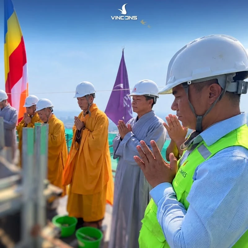VinCons của ông Phạm Nhật Vượng đang xây 1 công trình đặc biệt tại xã đảo duy nhất của Hà Nội, có ~6.600 người sinh sống: Cất nóc hạng mục quan trọng chỉ sau 5 tháng khởi công, sớm hơn dự kiến 30 ngày VinCons của ông Phạm Nhật Vượng đang xây 1 công trình đặc biệt tại xã đảo duy nhất của Hà Nội, có ~6.600 người sinh sống: Cất nóc hạng mục quan trọng chỉ sau 5 tháng khởi công, sớm hơn dự kiến 30 ngày