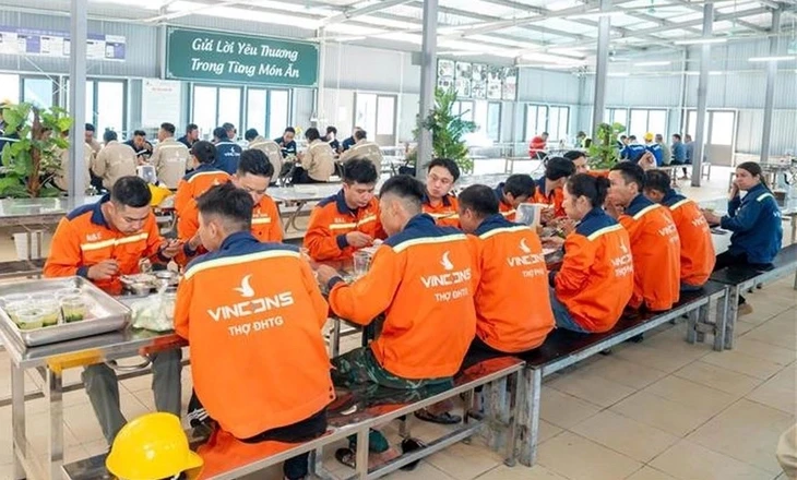 Vingroup tuyển hơn 20.000 lao động cho đại đô thị thể thao ở Hà Nội Vingroup tuyển hơn 20.000 lao động cho đại đô thị thể thao ở Hà Nội