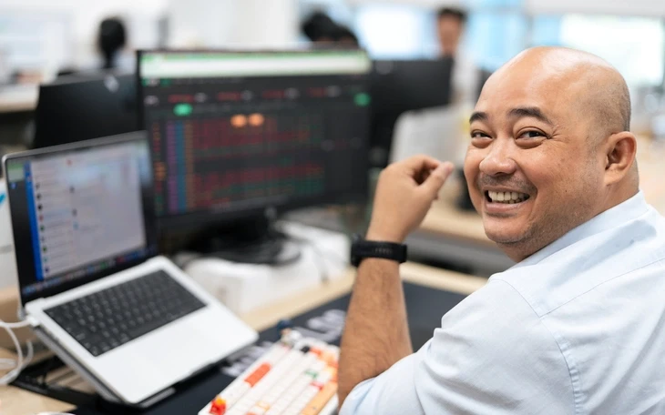 VN-Index bứt tốc sau 'cú hích kép', chuyên gia nhìn nhận gì về xu hướng?