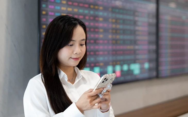 VN-Index bứt tốc sau 'cú hích kép', chuyên gia nhìn nhận gì về xu hướng?