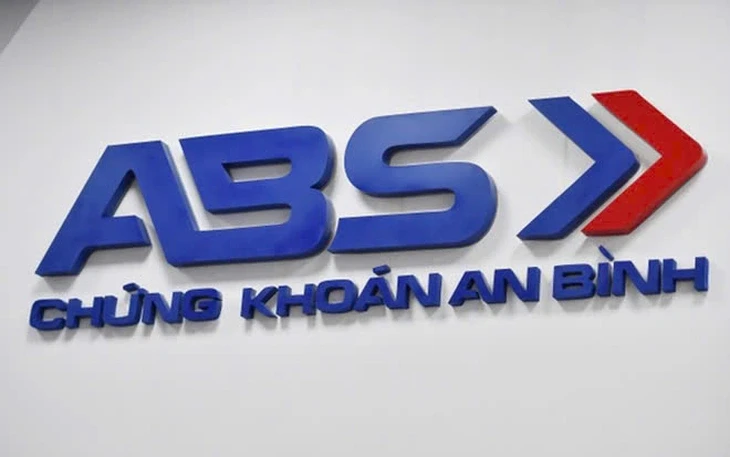 VN-Index 'hụt hẫng' cuối phiên: DGC tiếp tục nằm sàn, STB giảm sâu