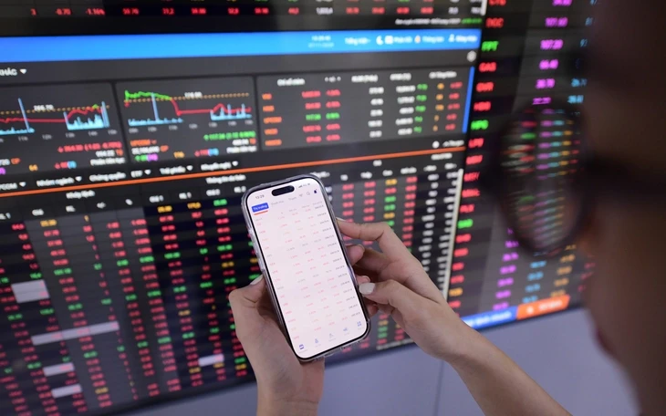 VN-Index hụt hơi sau 5 phiên đi lên, duy trì trên mốc 1.800 điểm VN-Index hụt hơi sau 5 phiên đi lên, duy trì trên mốc 1.800 điểm