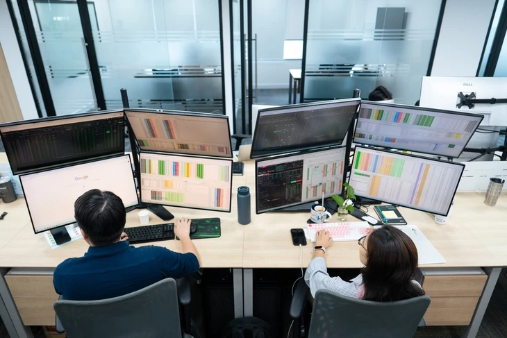VN-Index hụt hơi sau đỉnh lịch sử, cổ phiếu dầu khí 'gánh' chỉ số VN-Index hụt hơi sau đỉnh lịch sử, cổ phiếu dầu khí 'gánh' chỉ số