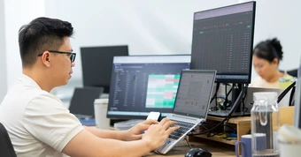 VN-Index tăng 3%, 80% cổ phiếu chứng khoán vẫn giảm giá