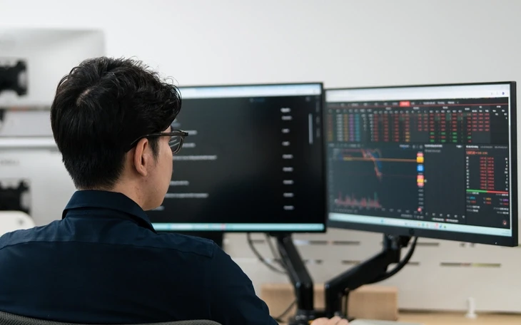 VN-Index vượt đỉnh lịch sử, chạm mốc 1.908 điểm