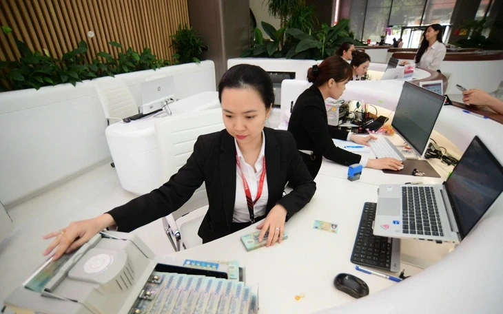 VN-Index xanh trở lại, PLX tăng trần dù Petrolimex dự kiến bán sạch cổ phiếu quỹ VN-Index xanh trở lại, PLX tăng trần dù Petrolimex dự kiến bán sạch cổ phiếu quỹ