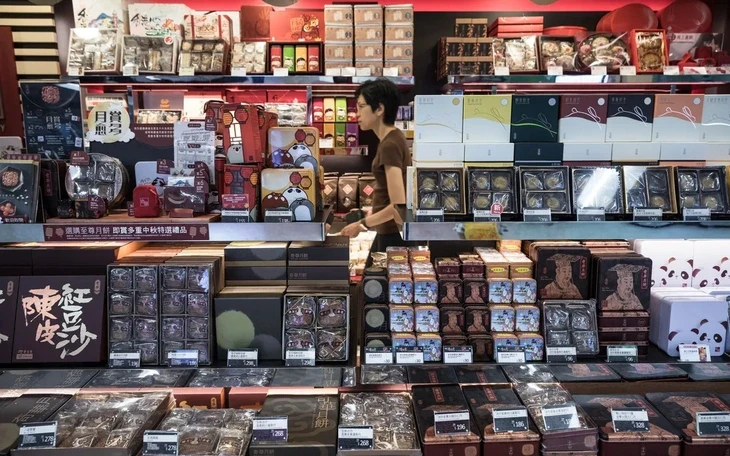 'Vùng xám' phía sau những bó hoa rực rỡ 'Vùng xám' phía sau những bó hoa rực rỡ