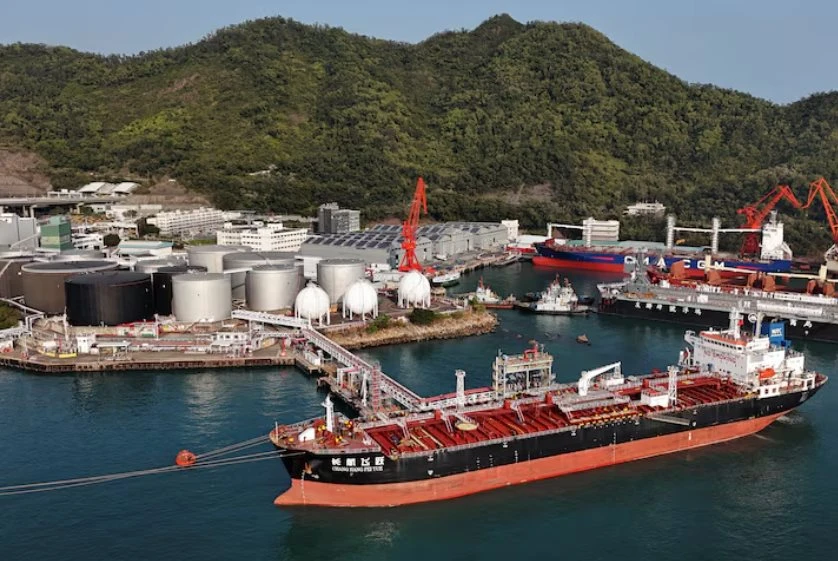 Xuất khẩu xăng dầu chạm đáy 10 năm, Trung Quốc ‘thủ thế’ trước cú sốc năng lượng Xuất khẩu xăng dầu chạm đáy 10 năm, Trung Quốc ‘thủ thế’ trước cú sốc năng lượng