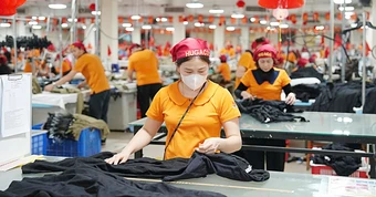 Xuất khẩu xoay xở với giá dầu tăng