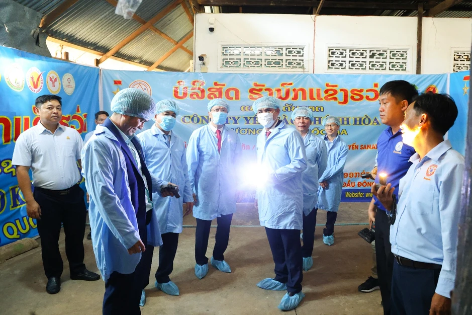 Yến sào Khánh Hòa đẩy mạnh quan hệ hữu nghị và kinh doanh tại Lào Yến sào Khánh Hòa đẩy mạnh quan hệ hữu nghị và kinh doanh tại Lào