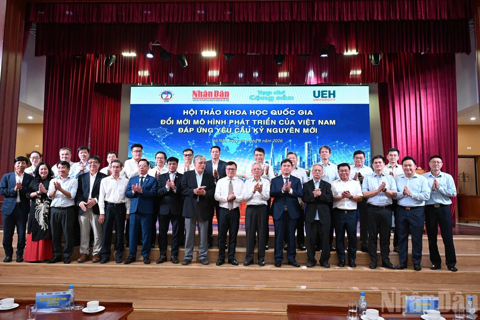 [Ảnh] Hội thảo khoa học quốc gia: “Đổi mới mô hình phát triển của Việt Nam đáp ứng yêu cầu kỷ nguyên mới”