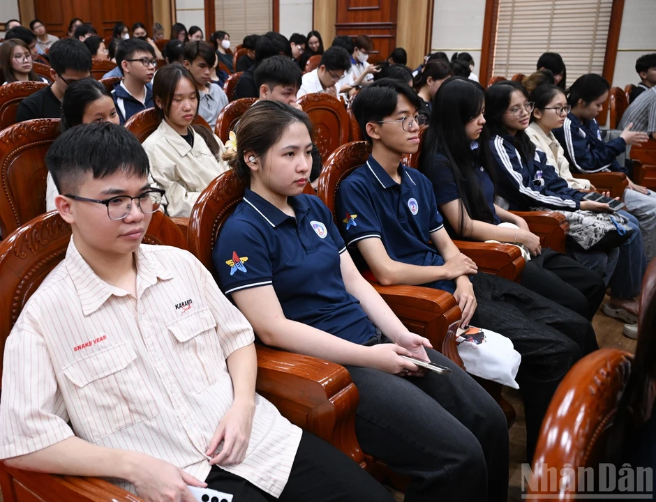 [Ảnh] Hội thảo khoa học quốc gia: “Đổi mới mô hình phát triển của Việt Nam đáp ứng yêu cầu kỷ nguyên mới”