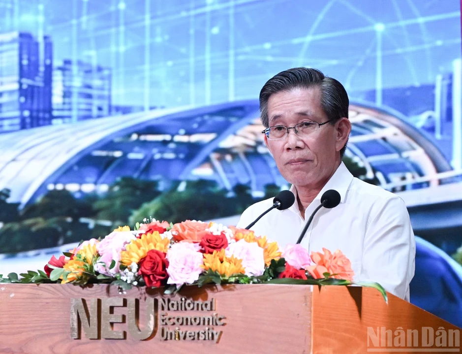 [Ảnh] Hội thảo khoa học quốc gia: “Đổi mới mô hình phát triển của Việt Nam đáp ứng yêu cầu kỷ nguyên mới”