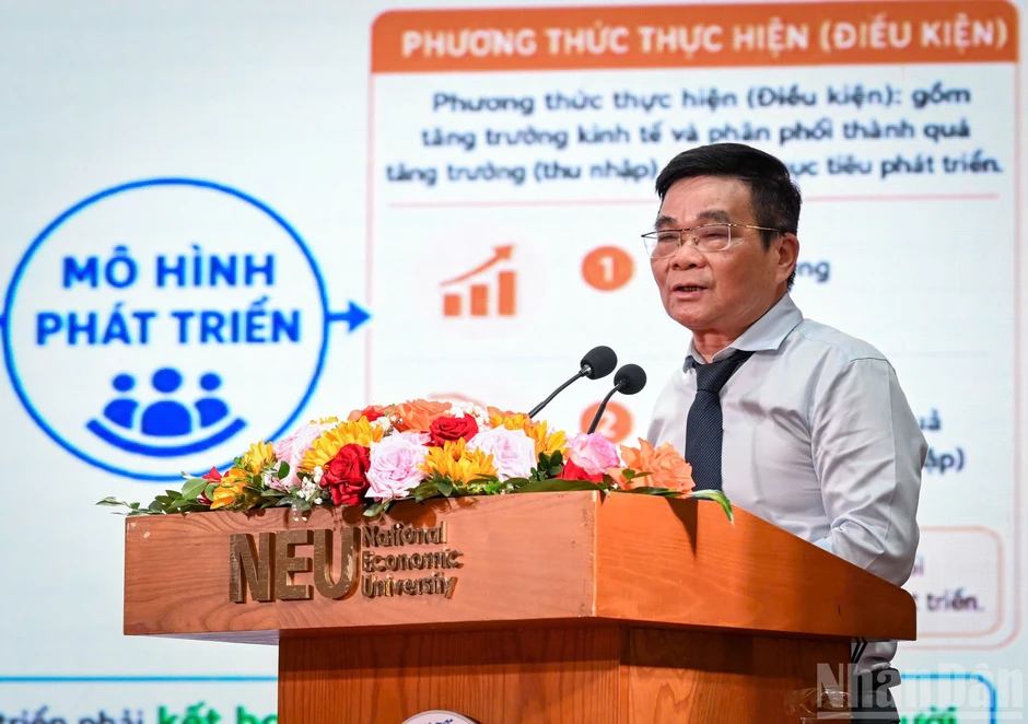 [Ảnh] Hội thảo khoa học quốc gia: “Đổi mới mô hình phát triển của Việt Nam đáp ứng yêu cầu kỷ nguyên mới”