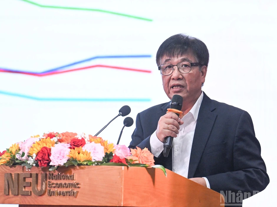 [Ảnh] Hội thảo khoa học quốc gia: “Đổi mới mô hình phát triển của Việt Nam đáp ứng yêu cầu kỷ nguyên mới”
