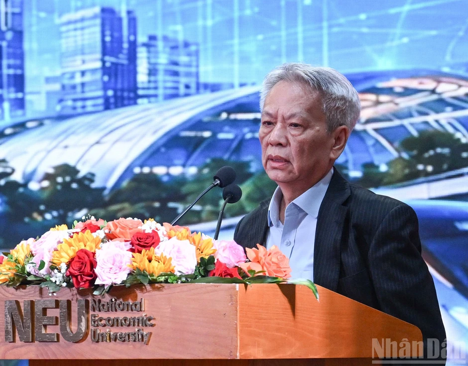 [Ảnh] Hội thảo khoa học quốc gia: “Đổi mới mô hình phát triển của Việt Nam đáp ứng yêu cầu kỷ nguyên mới”