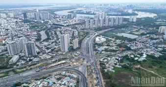 [Ảnh] Nút giao An Phú sắp hoàn tất hạng mục then chốt trước 30/4