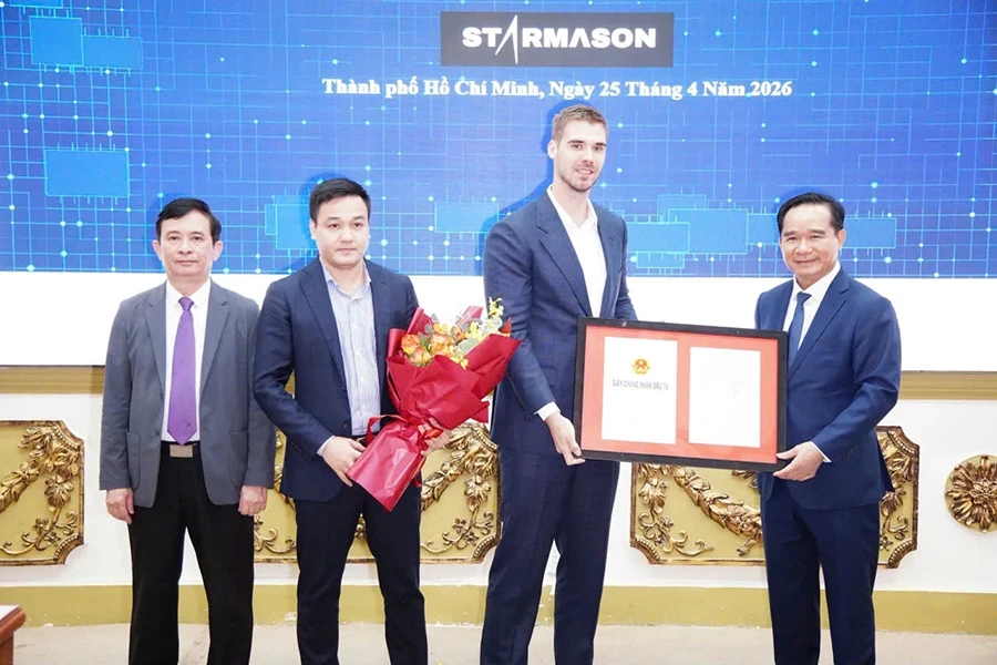 ‘Gió mới đã thổi, buồm đã căng…’ ‘Gió mới đã thổi, buồm đã căng…’