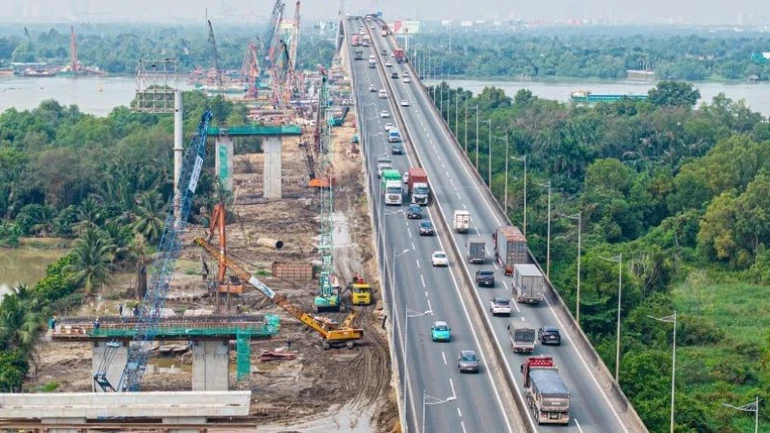“Nóng” câu chuyện cung ứng vật liệu cho các dự án hạ tầng trọng điểm “Nóng” câu chuyện cung ứng vật liệu cho các dự án hạ tầng trọng điểm