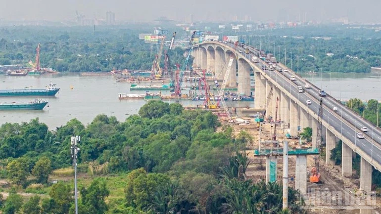“Nóng” câu chuyện cung ứng vật liệu cho các dự án hạ tầng trọng điểm “Nóng” câu chuyện cung ứng vật liệu cho các dự án hạ tầng trọng điểm