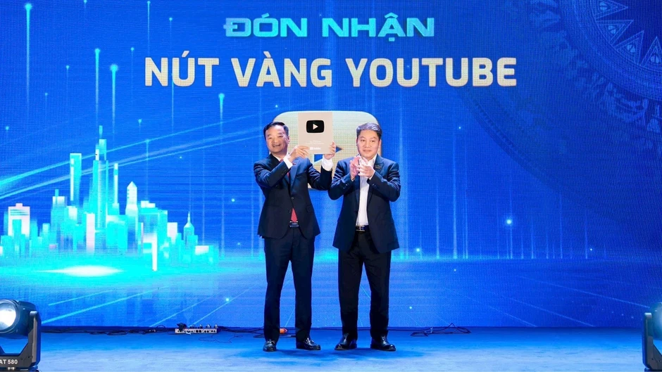 "Chắp cánh" cho báo chí vươn xa trong kỷ nguyên AI và dữ liệu "Chắp cánh" cho báo chí vươn xa trong kỷ nguyên AI và dữ liệu