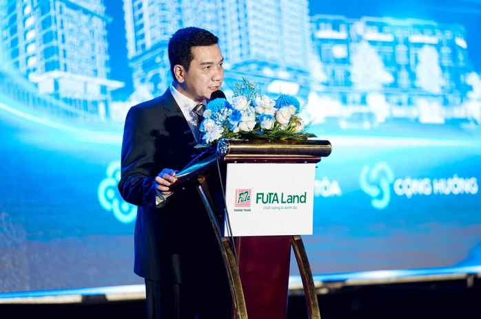 "Sóng cộng hưởng" mang đến đêm lễ hội sôi động giữa mùa hè Đà Nẵng "Sóng cộng hưởng" mang đến đêm lễ hội sôi động giữa mùa hè Đà Nẵng