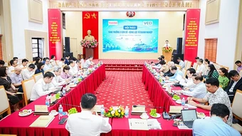 "Tăng trưởng 2 con số - Động lực từ doanh nghiệp"