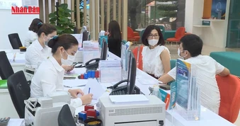 [Video] Mỗi ngày, có tới 800.000 tỷ đồng chảy qua hệ thống thanh toán ngân hàng