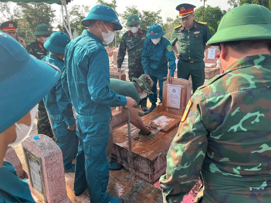 11.000 cuộc gọi, một cánh cổng và hàng vạn ký ức chờ được trở về 11.000 cuộc gọi, một cánh cổng và hàng vạn ký ức chờ được trở về