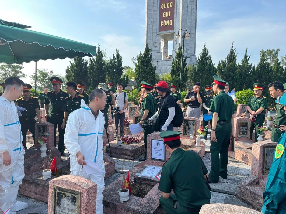 11.000 cuộc gọi, một cánh cổng và hàng vạn ký ức chờ được trở về 11.000 cuộc gọi, một cánh cổng và hàng vạn ký ức chờ được trở về