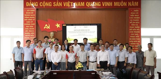 150 hộ dân vùng đệm được hỗ trợ phát triển 'Sinh kế mùa nước nổi' 150 hộ dân vùng đệm được hỗ trợ phát triển 'Sinh kế mùa nước nổi'