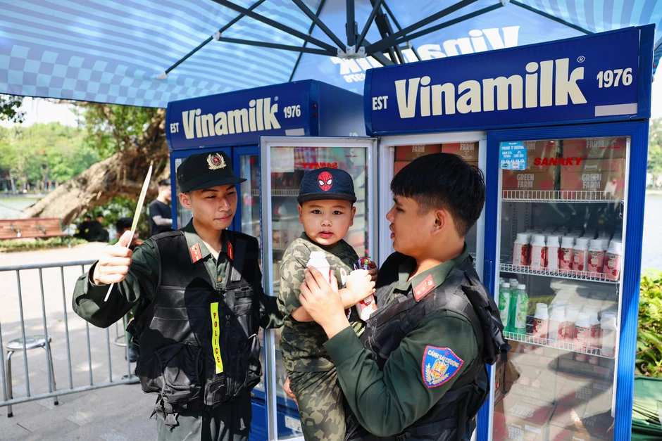 40.000 sản phẩm dinh dưỡng Vinamilk tiếp sức chương trình “Tổ quốc bình yên”